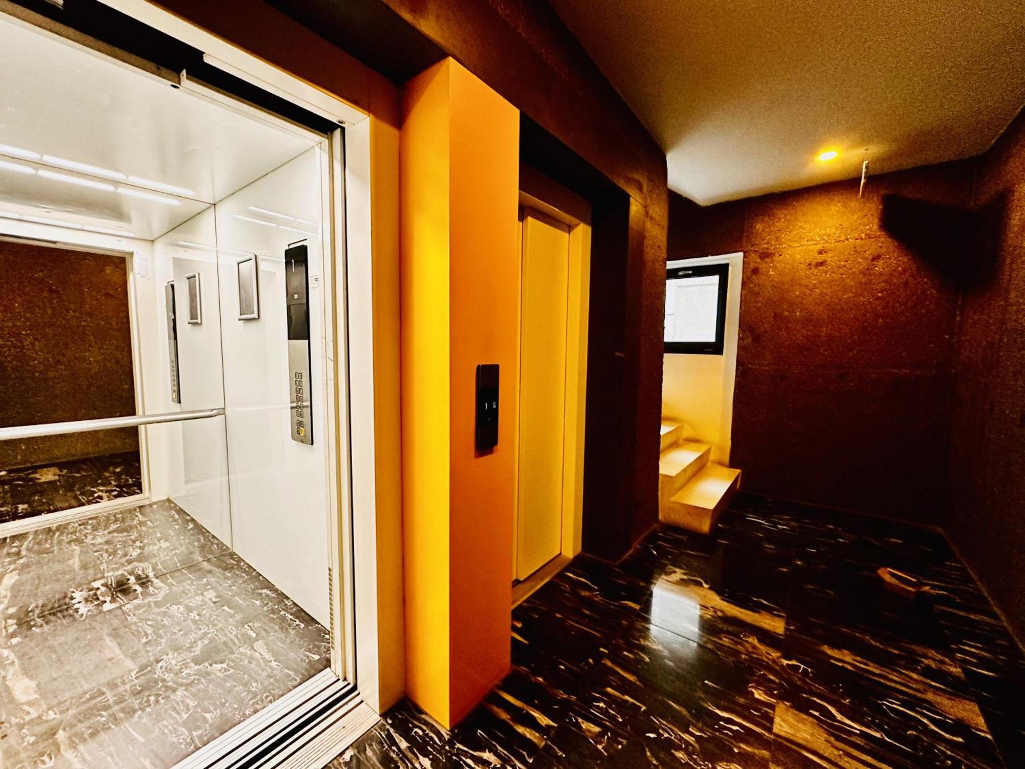 Novum Comfort Bukarest Exterior foto