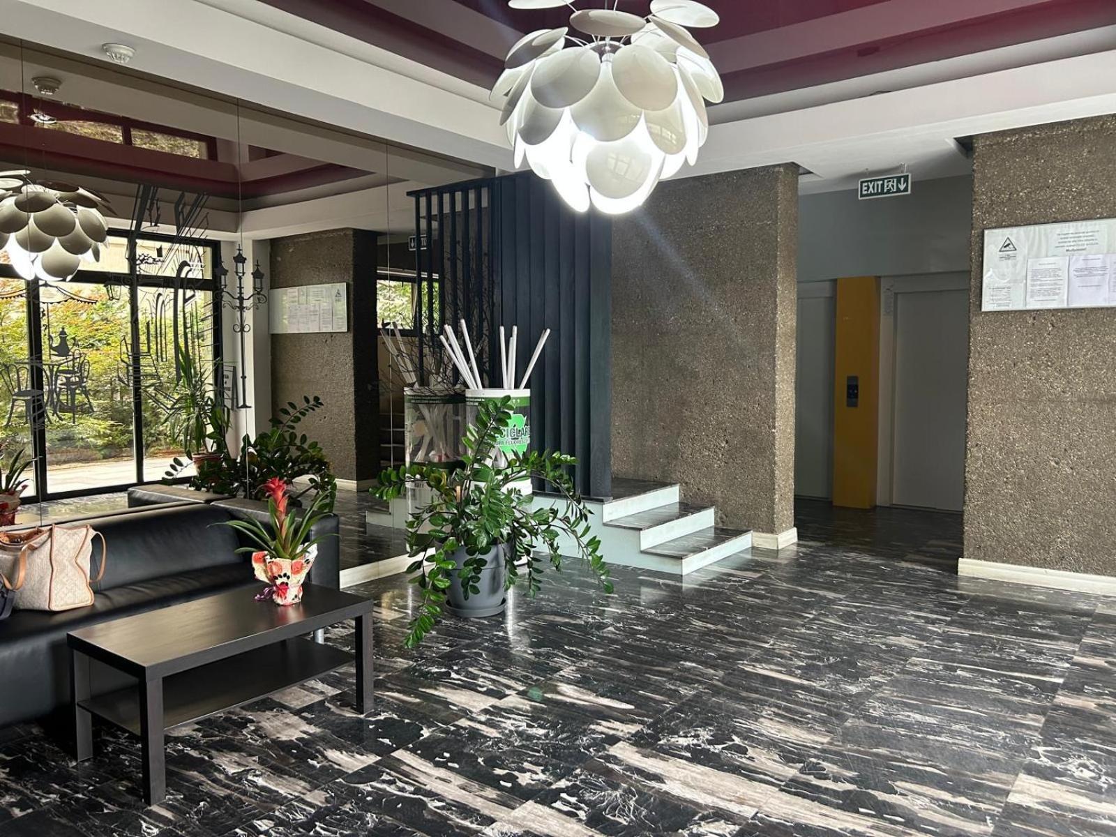 Novum Comfort Bukarest Exterior foto